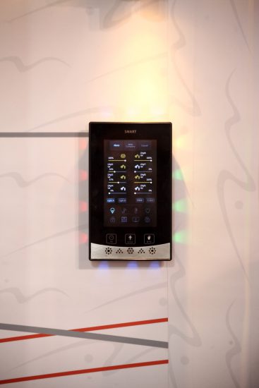 פנל שליטה מוצרי תאורה חכמה חשמל חכם